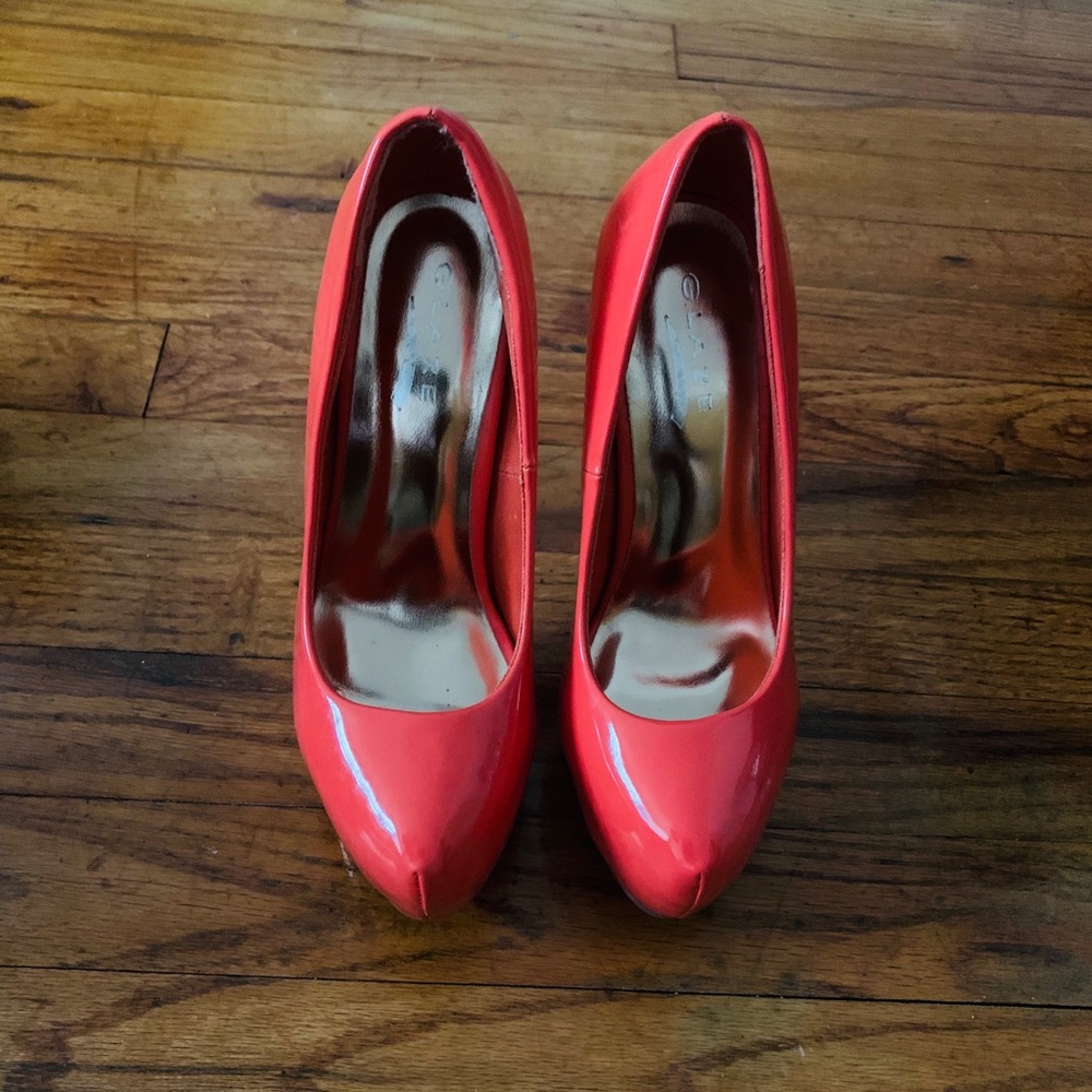 Coral leather pumps